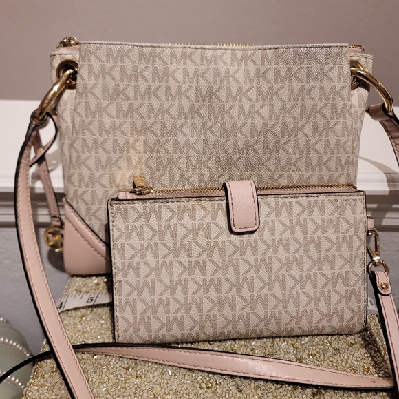 Michael kors purse and wristlet wallet - Picture 2 of 10